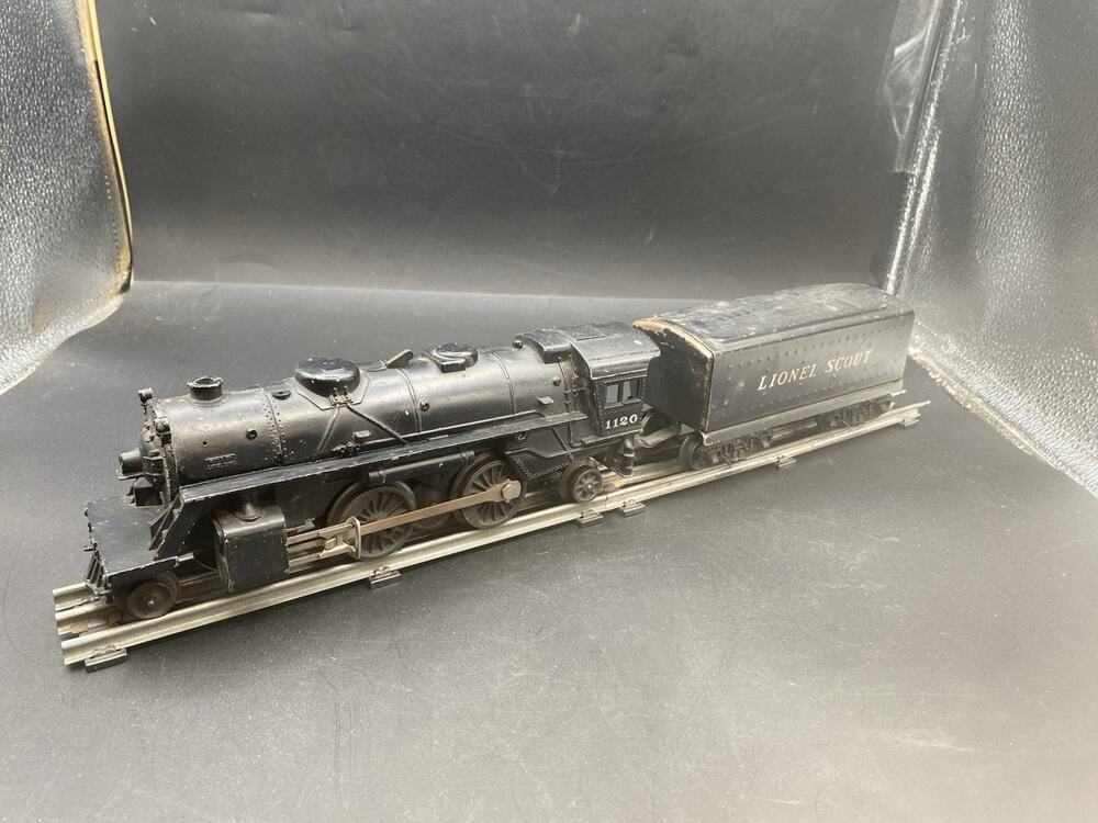 Lionel Scout 1120 O Gauge 2-4-2 Analog Steam Locomotive withTender - For Parts-